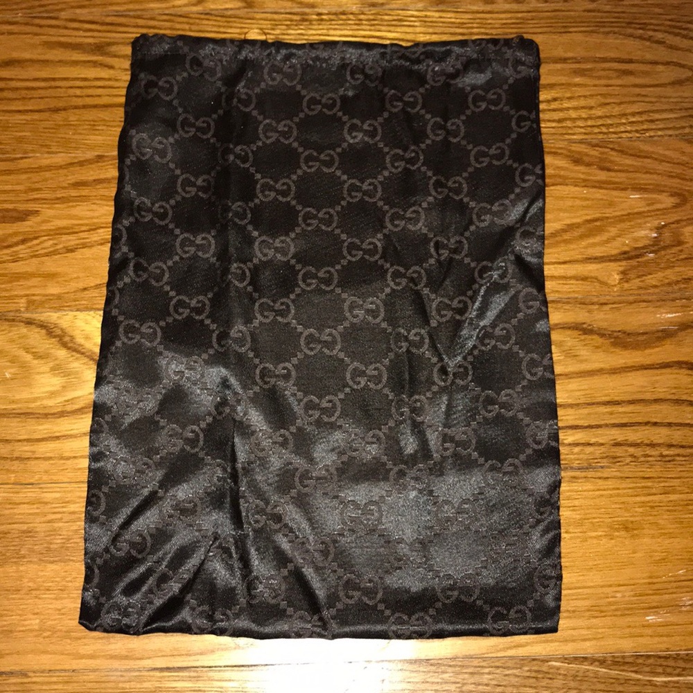 Gucci dust shoe bag.